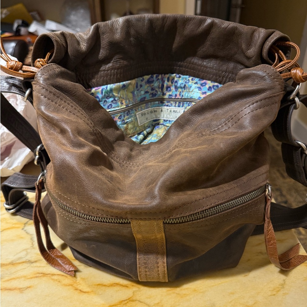 Rough and Tumble distressed espresso/ rustic pecan Train with 3 way LP strap - Picture 16 of 16
